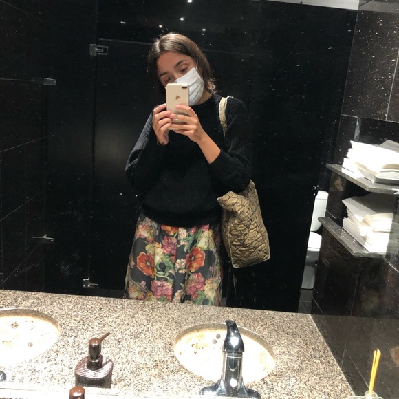 Meet your Posher, Danielle - Picture 1 of 1